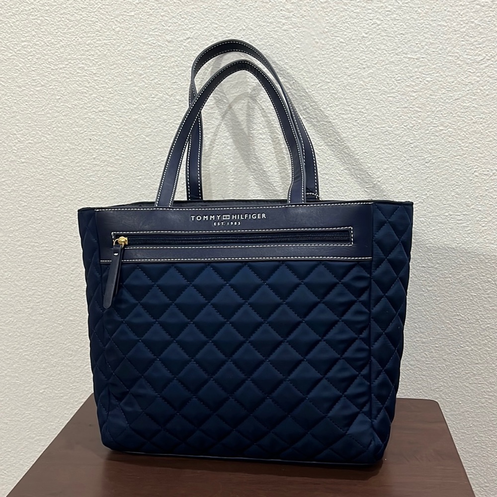 NWT Tommy Hilfiger Tote Bag